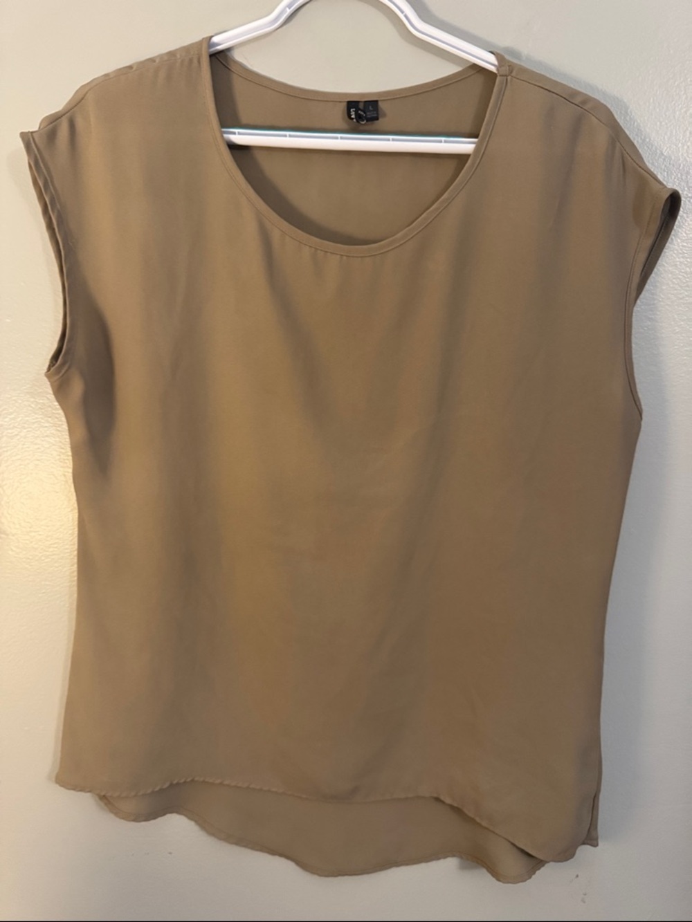 Women's Sleeveless Scoop Neck Blouse - Tan